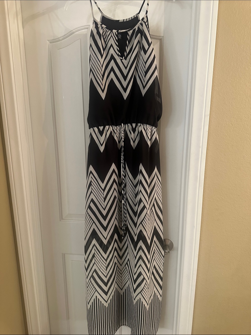 Sleeveless Black & White Chevron Maxi dress